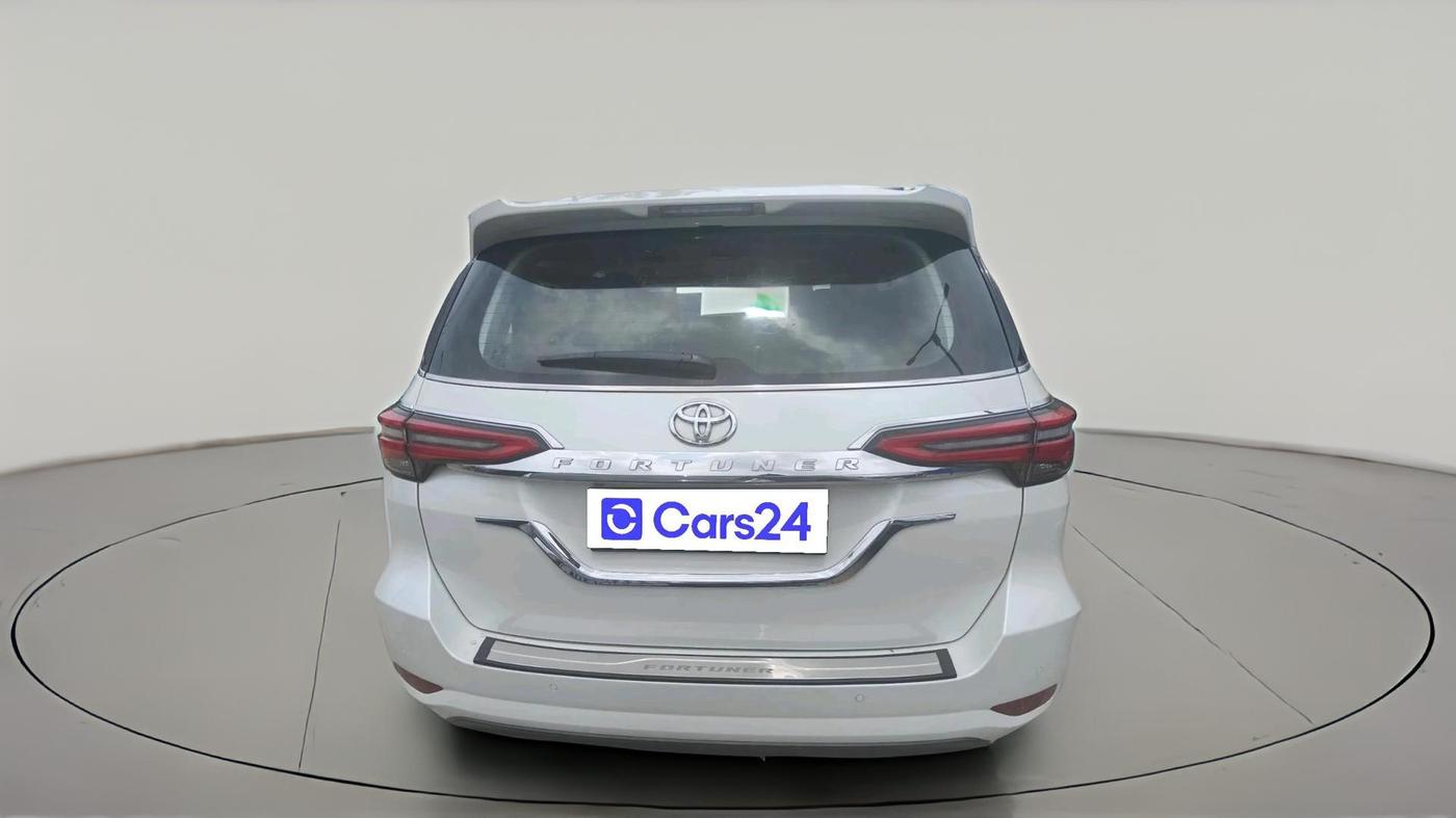 2024 Toyota Fortuner 4X2 AT 2.7 PETROL, Petrol, Automatic, 6,802 km, exterior