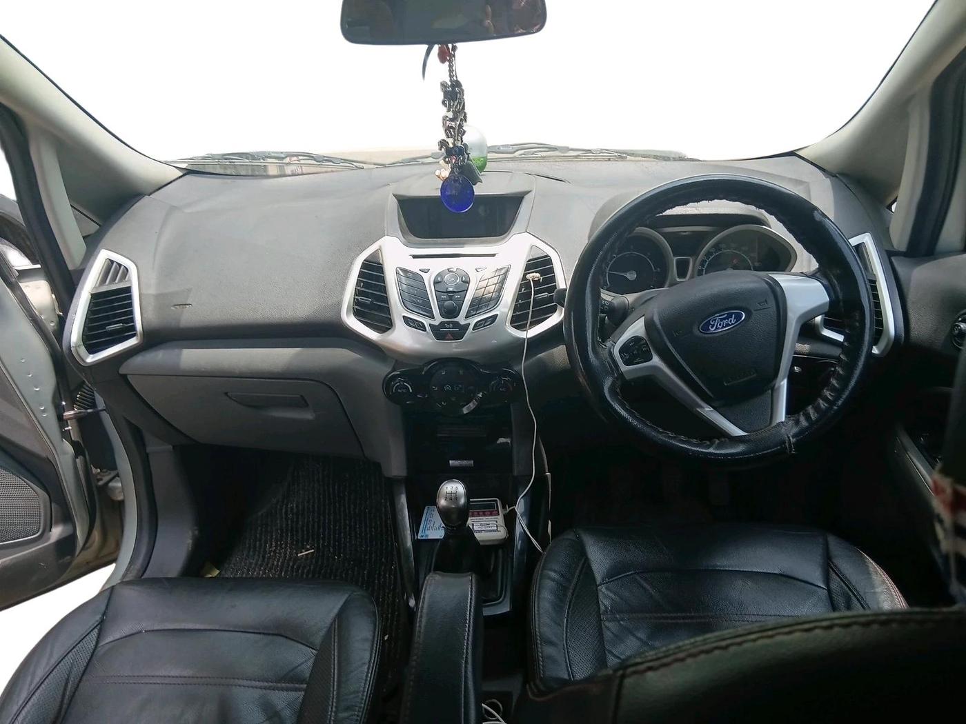 2014 Ford Ecosport TITANIUM 1.5L DIESEL (OPT), Diesel, Manual, 1,21,486 km, interior