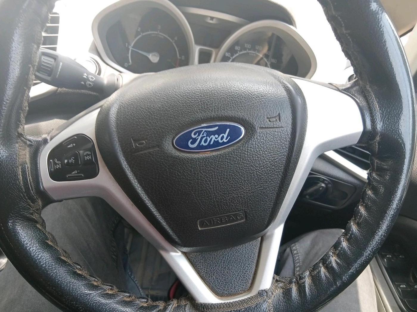 2014 Ford Ecosport TITANIUM 1.5L DIESEL (OPT), Diesel, Manual, 1,21,486 km, interior
