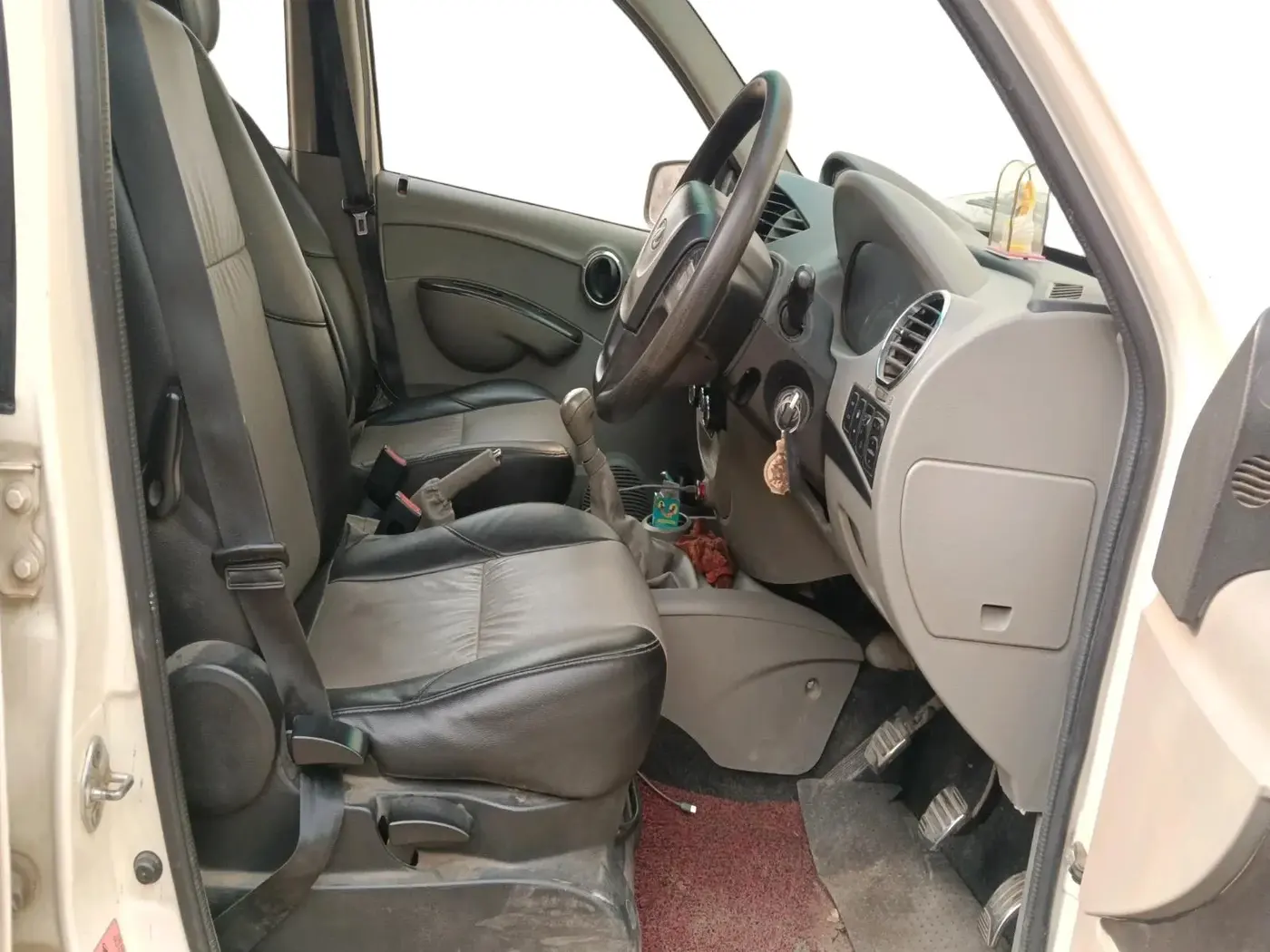 2016 Mahindra NUVOSPORT N8, Diesel, Manual, 88,831 km, interior