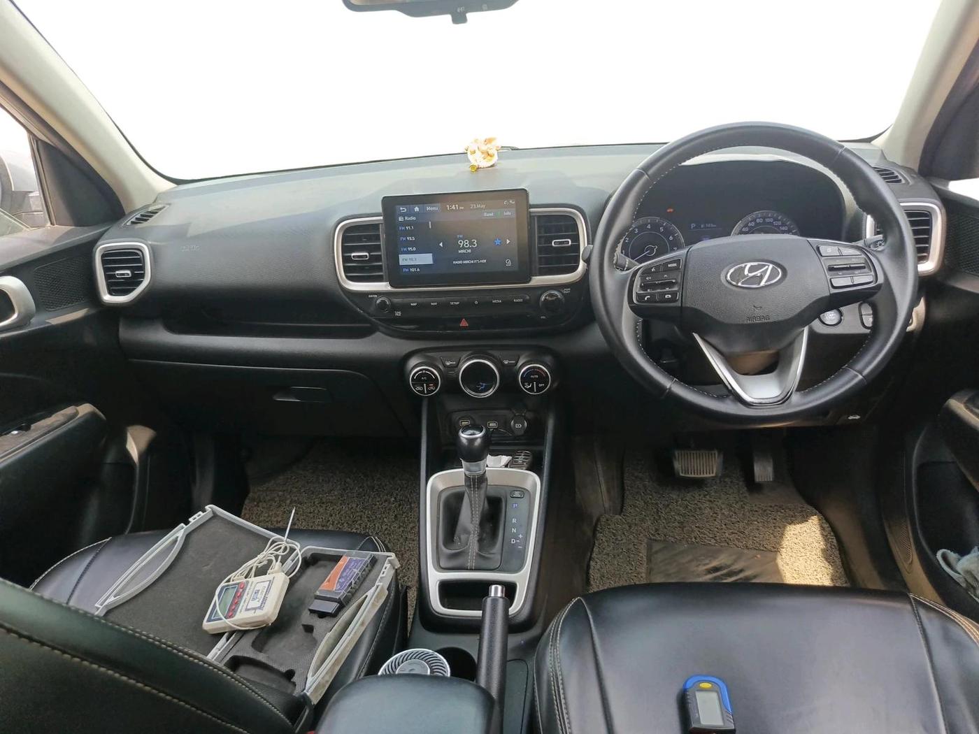 2019 Hyundai VENUE SX PLUS 1.0 TURBO DCT, Petrol, Automatic, 63,798 km, interior