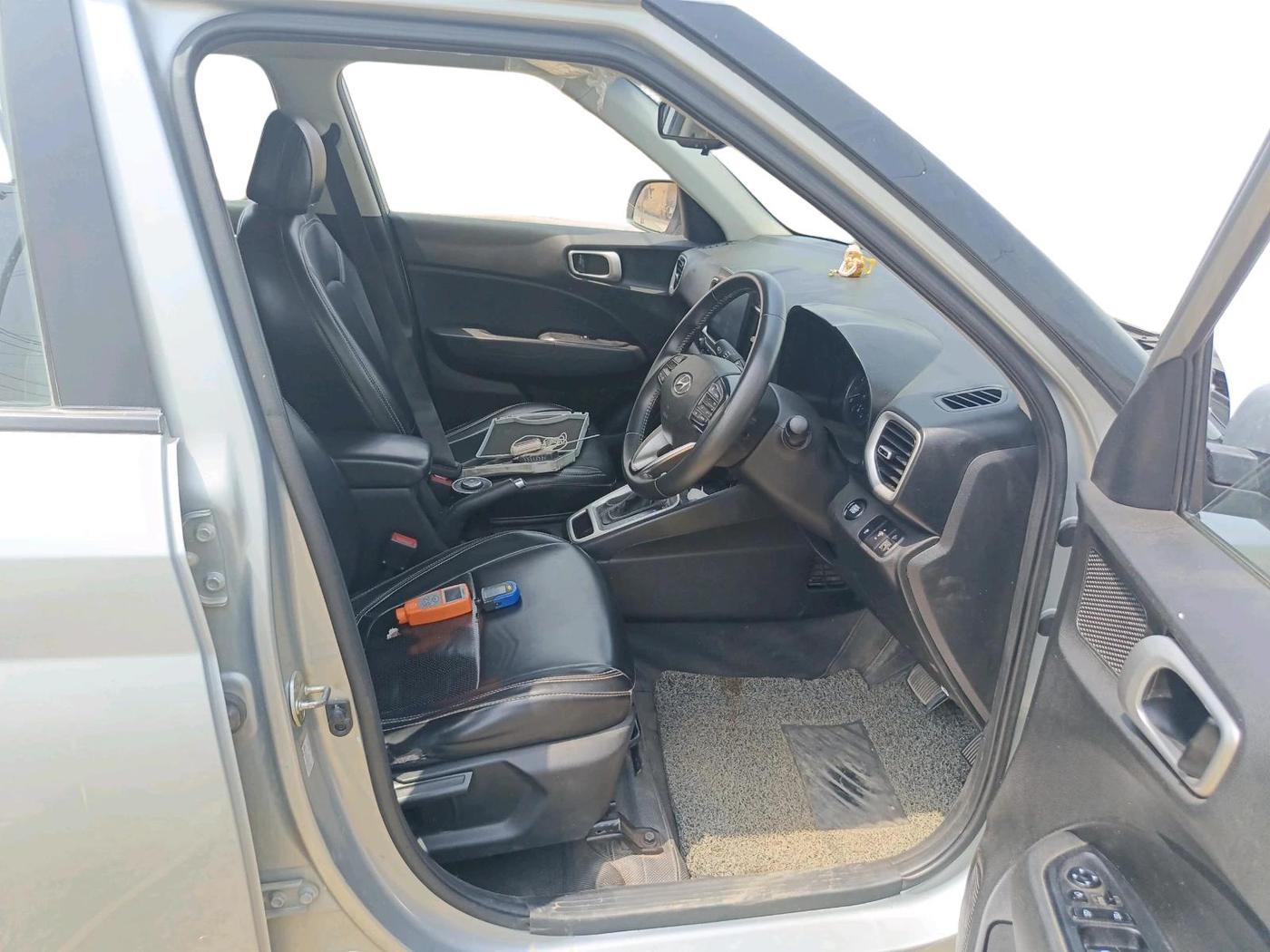 2019 Hyundai VENUE SX PLUS 1.0 TURBO DCT, Petrol, Automatic, 63,798 km, interior