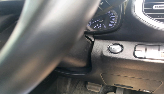 2019 Hyundai VENUE SX PLUS 1.0 TURBO DCT, Petrol, Automatic, 63,798 km, interior