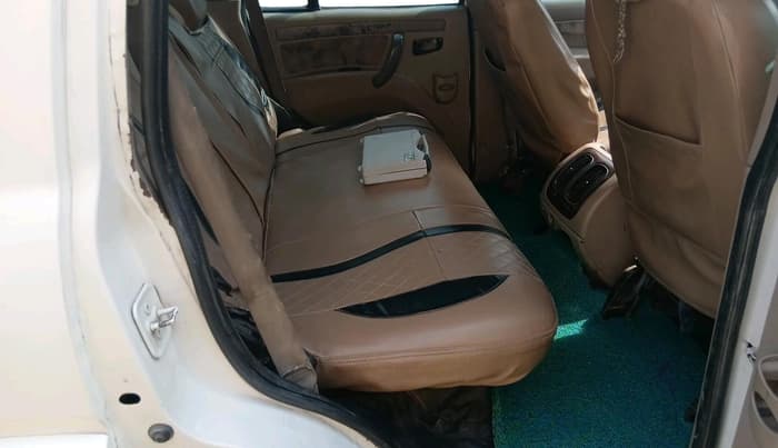 2011 Mahindra Scorpio VLX 2WD, Diesel, Manual, 2,48,966 km, interior