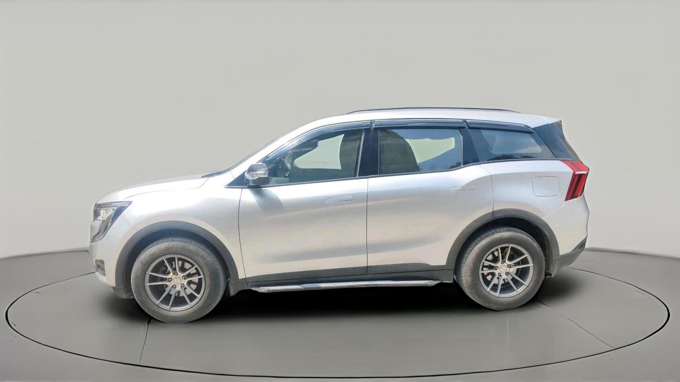 2022 Mahindra XUV700 MX D MT 5 STR, Diesel, Manual, 38,590 km, exterior