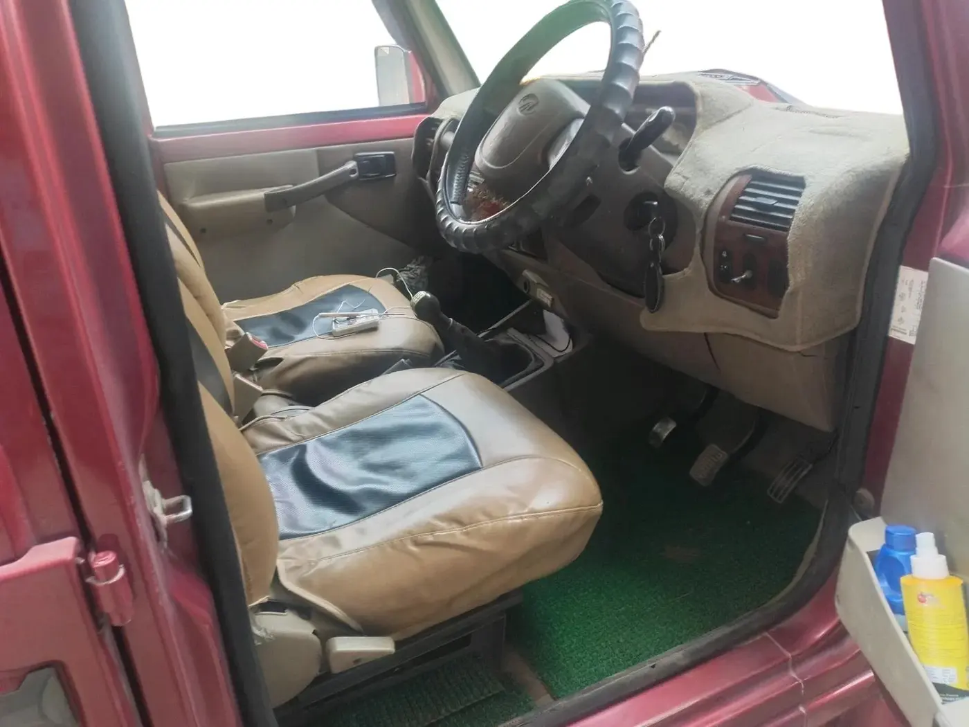 2012 Mahindra Bolero SLX BS-III, Diesel, Manual, 1,02,025 km, interior