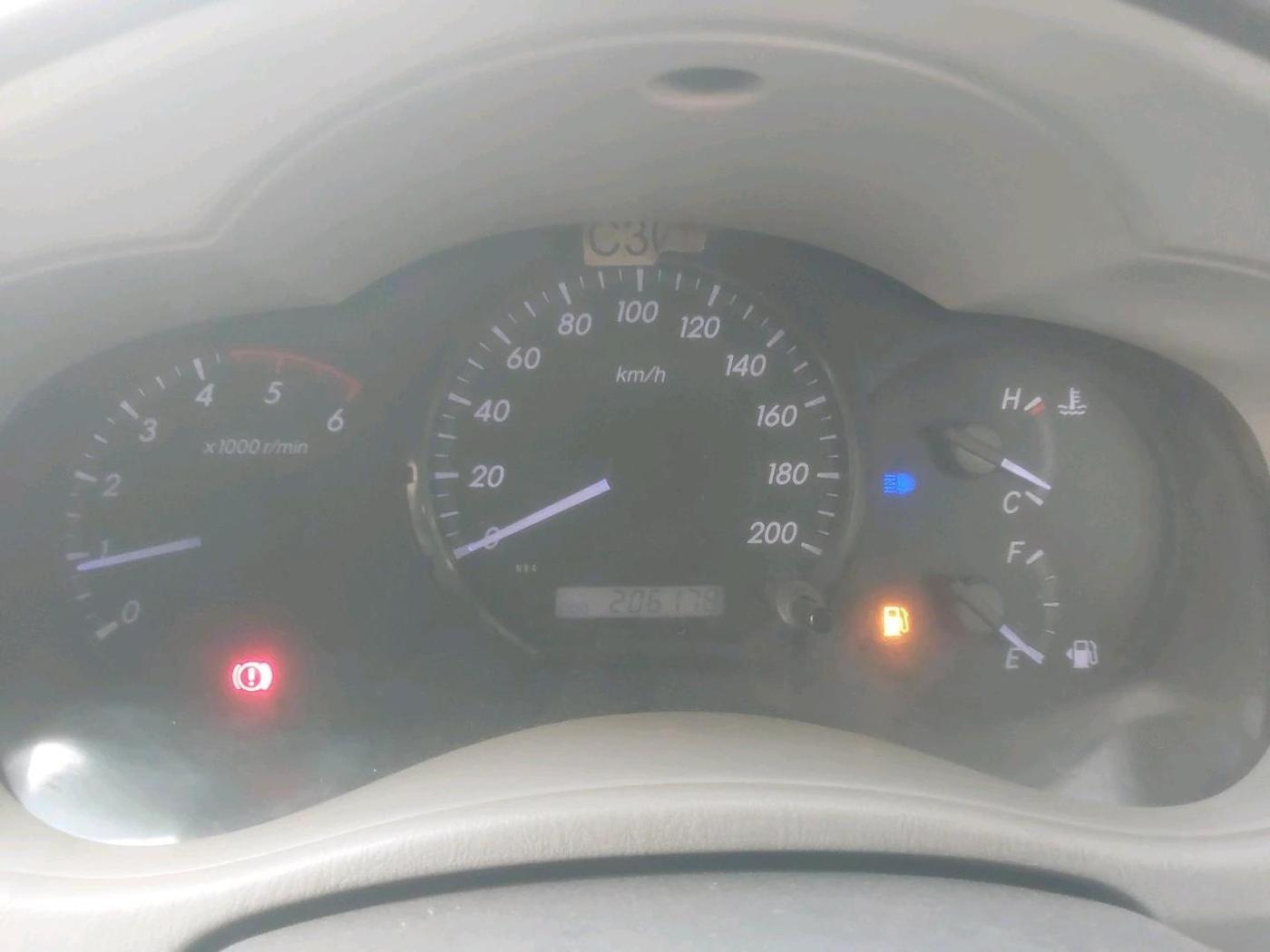 2012 Toyota Innova GX 2.5 7 STR, Diesel, Manual, 2,06,178 km, interior