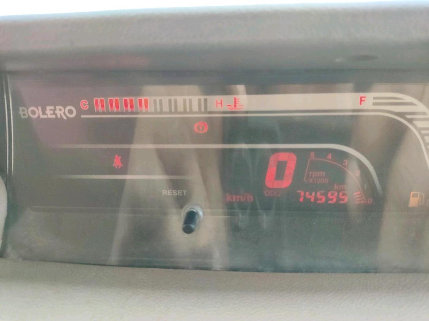 2014 Mahindra Bolero SLX BS IV, Diesel, Manual, 74,595 km, interior