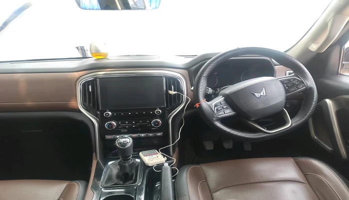 2024 Mahindra SCORPIO-N Z8 L DIESEL MT 2WD 7 STR, Diesel, Manual, 52,226 km, interior