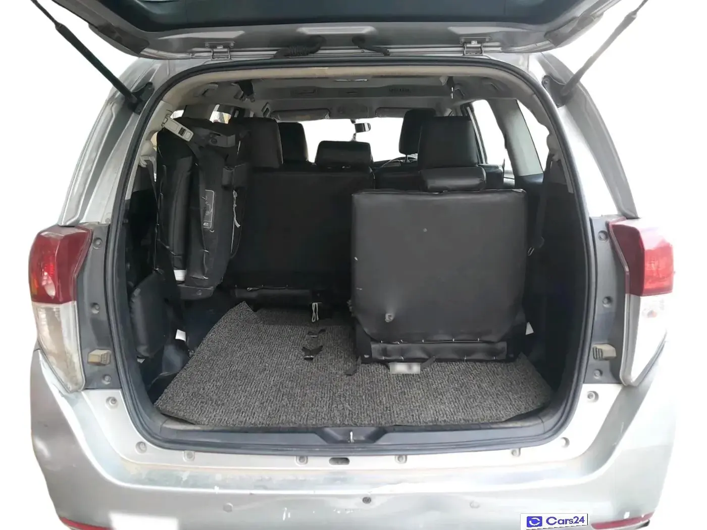 2018 Toyota Innova Crysta 2.4 G 8 STR, Diesel, Manual, 1,68,418 km, exterior