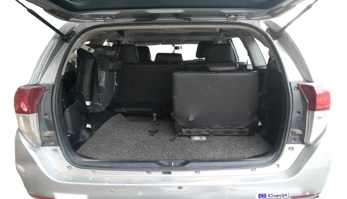 2018 Toyota Innova Crysta 2.4 G 8 STR, Diesel, Manual, 1,68,418 km, exterior