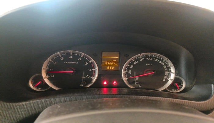 2015 Maruti Swift VXI, Petrol, Manual, 1,35,520 km, interior