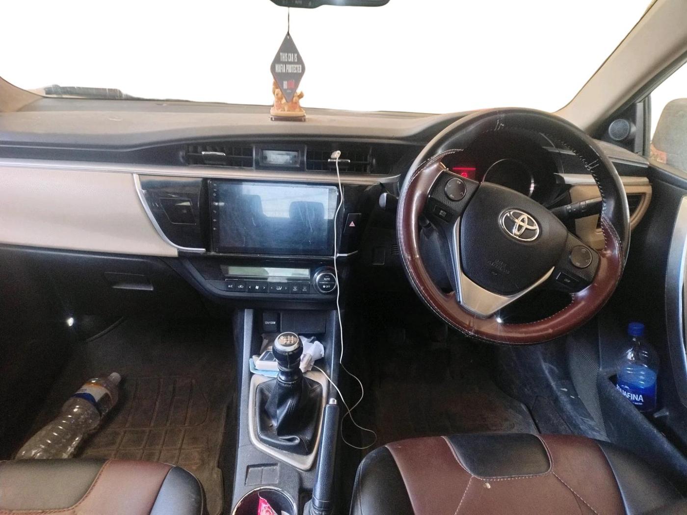 2014 Toyota Corolla Altis GL DIESEL, Diesel, Manual, 1,00,984 km, interior