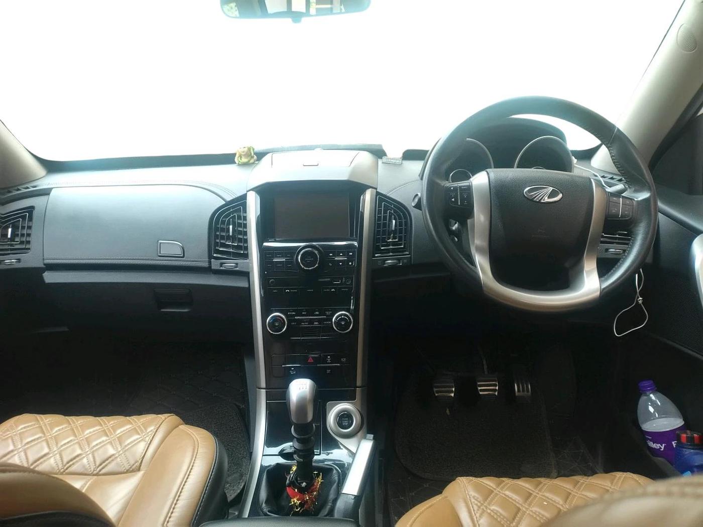 2021 Mahindra XUV500 W11, Diesel, Manual, 75,285 km, interior