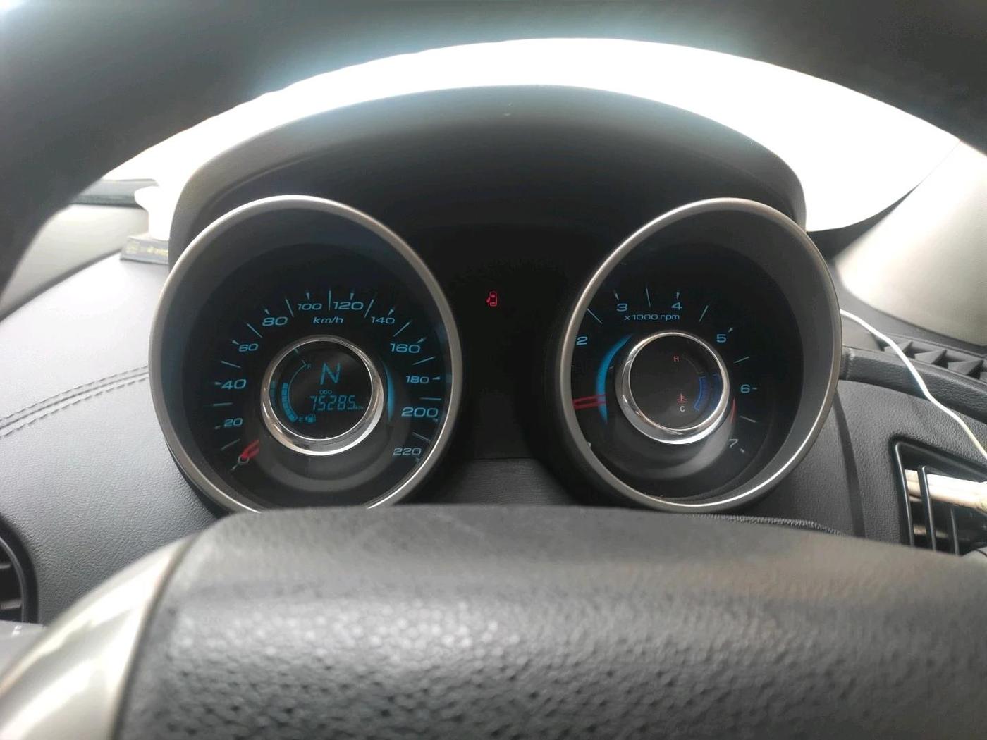 2021 Mahindra XUV500 W11, Diesel, Manual, 75,285 km, interior