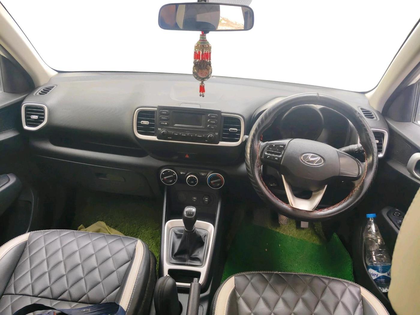 2019 Hyundai VENUE S 1.2, Petrol, Manual, 94,152 km, interior