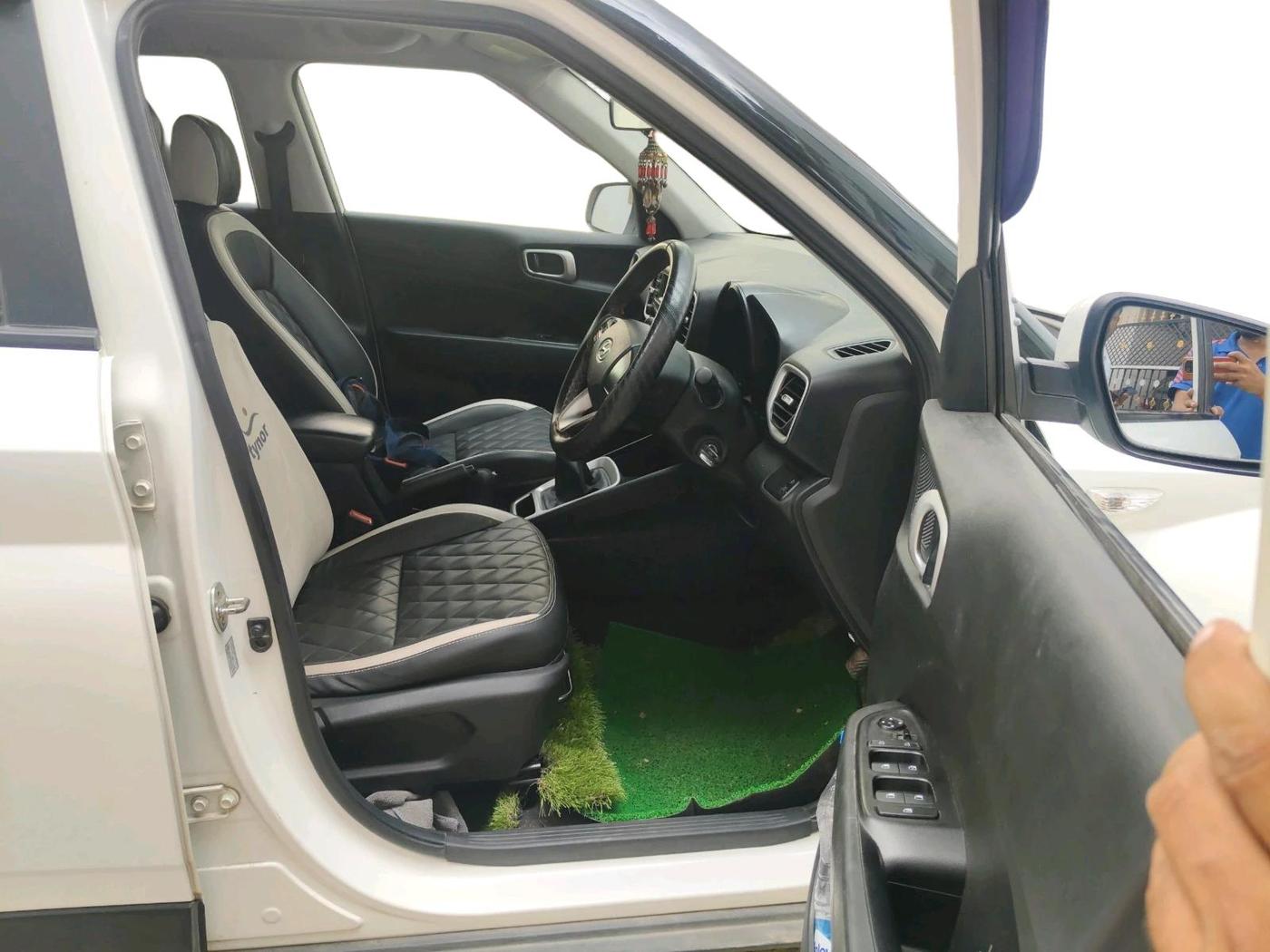 2019 Hyundai VENUE S 1.2, Petrol, Manual, 94,152 km, interior