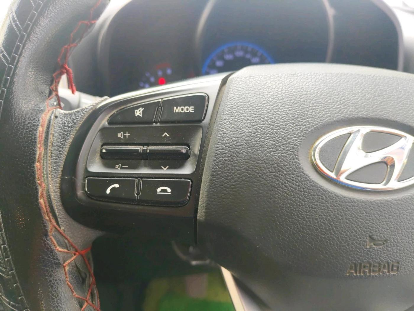 2019 Hyundai VENUE S 1.2, Petrol, Manual, 94,152 km, interior
