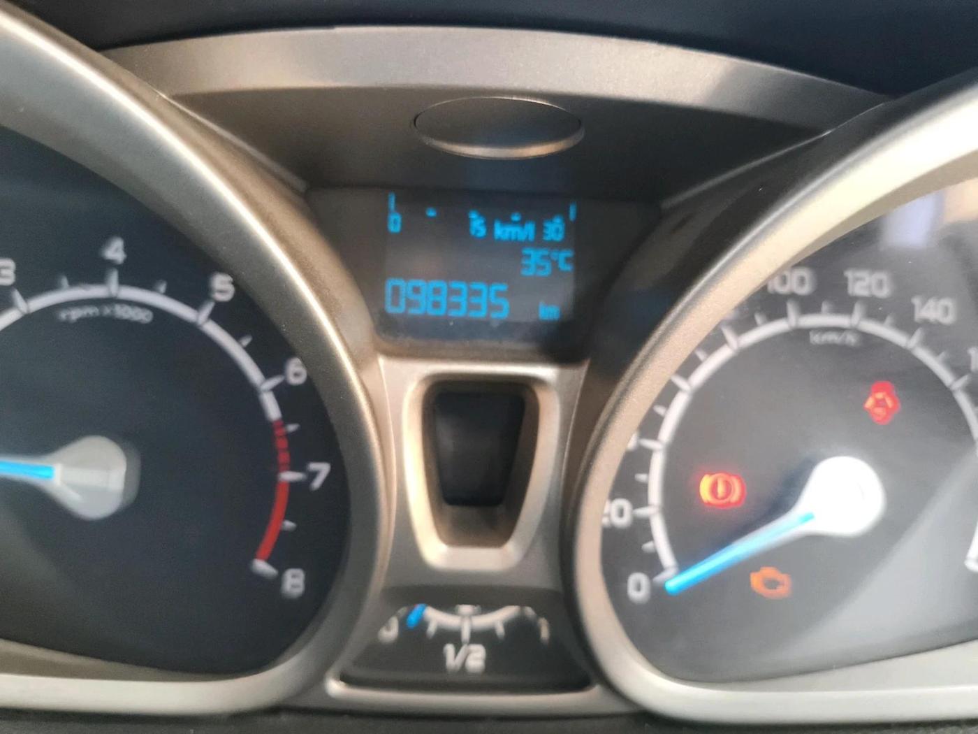 2013 Ford Ecosport TITANIUM 1.0L ECOBOOST, Petrol, Manual, 98,335 km, interior