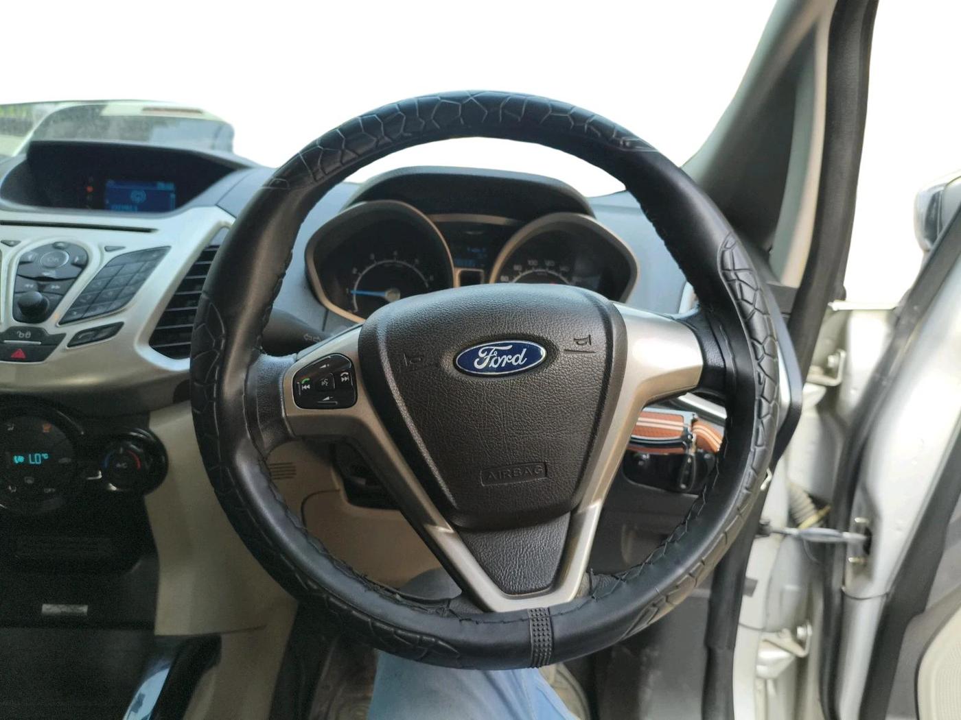 2013 Ford Ecosport TITANIUM 1.0L ECOBOOST, Petrol, Manual, 98,335 km, interior