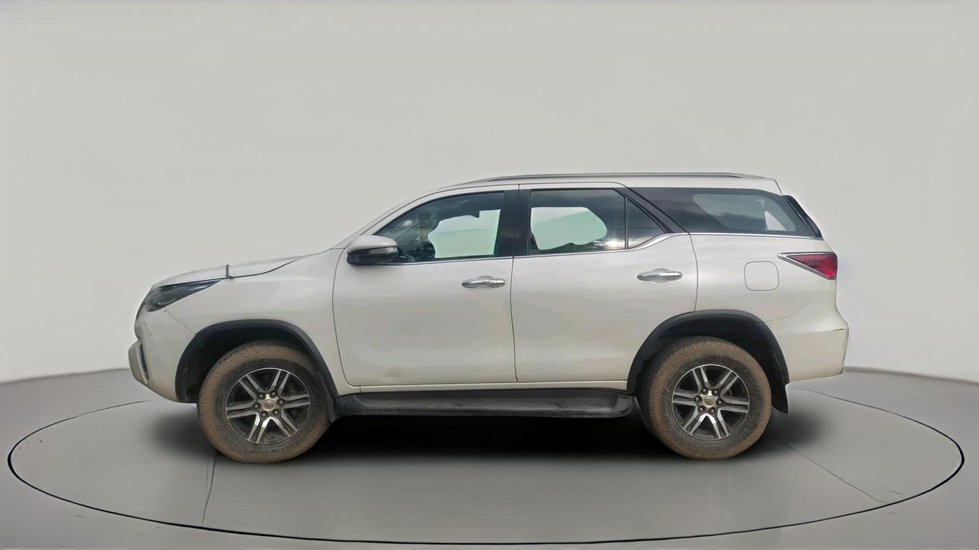 2017 Toyota Fortuner 2.8 4X2 AT, Diesel, Automatic, 1,15,162 km, exterior