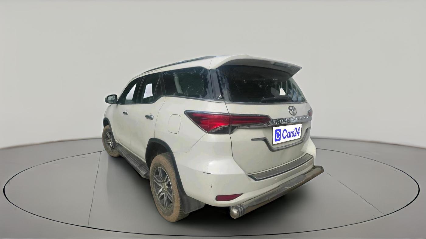 2017 Toyota Fortuner 2.8 4X2 AT, Diesel, Automatic, 1,15,162 km, exterior
