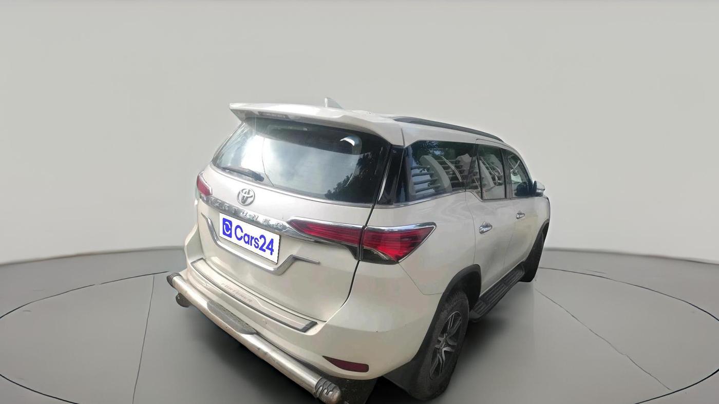 2017 Toyota Fortuner 2.8 4X2 AT, Diesel, Automatic, 1,15,162 km, exterior