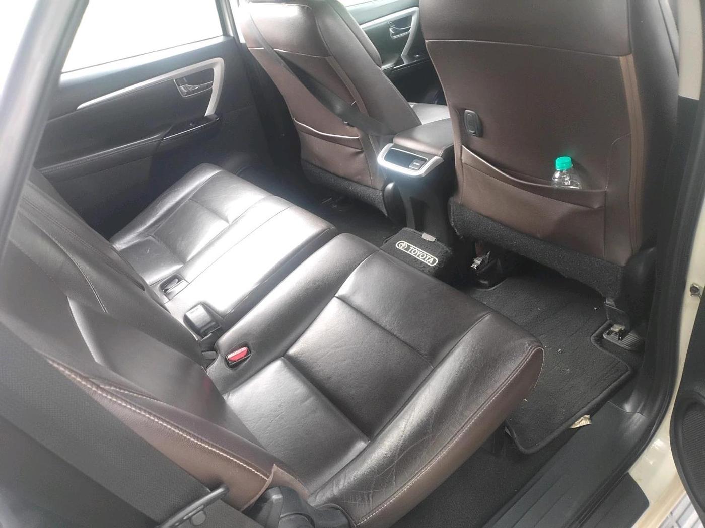 2017 Toyota Fortuner 2.8 4X2 AT, Diesel, Automatic, 1,15,162 km, interior