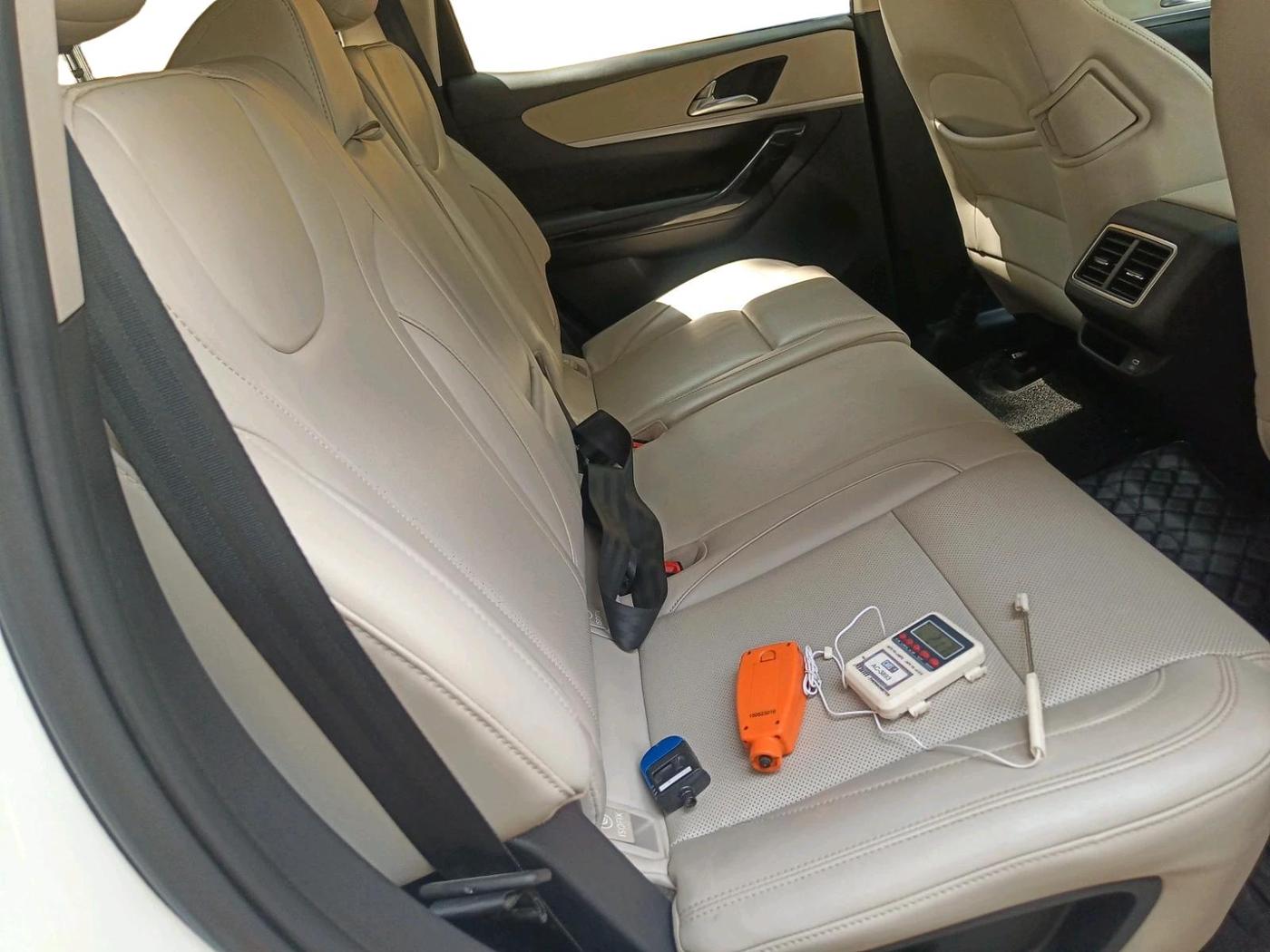 2021 Mahindra XUV700 AX 7 LUXURY P AT 7 STR, Petrol, Automatic, 25,855 km, interior