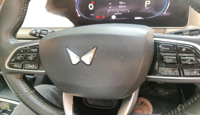 2021 Mahindra XUV700 AX 7 LUXURY P AT 7 STR, Petrol, Automatic, 25,855 km, interior