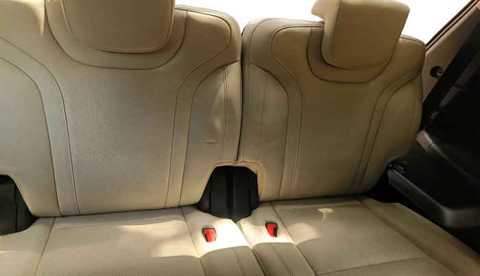 2021 Mahindra XUV700 AX 7 LUXURY P AT 7 STR, Petrol, Automatic, 25,855 km, interior