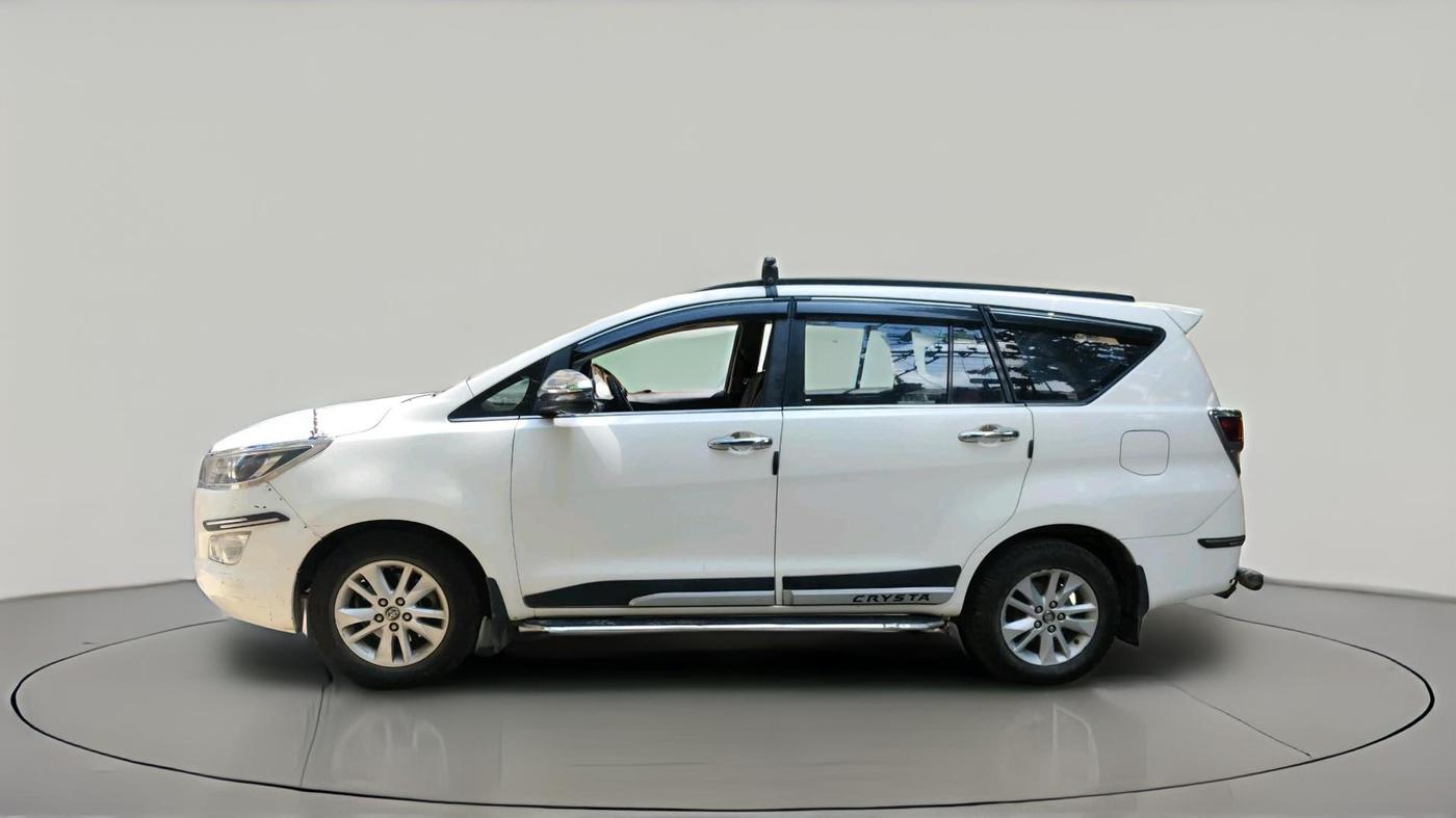 2017 Toyota Innova Crysta 2.4 ZX 7 STR, Diesel, Manual, 1,64,069 km, exterior