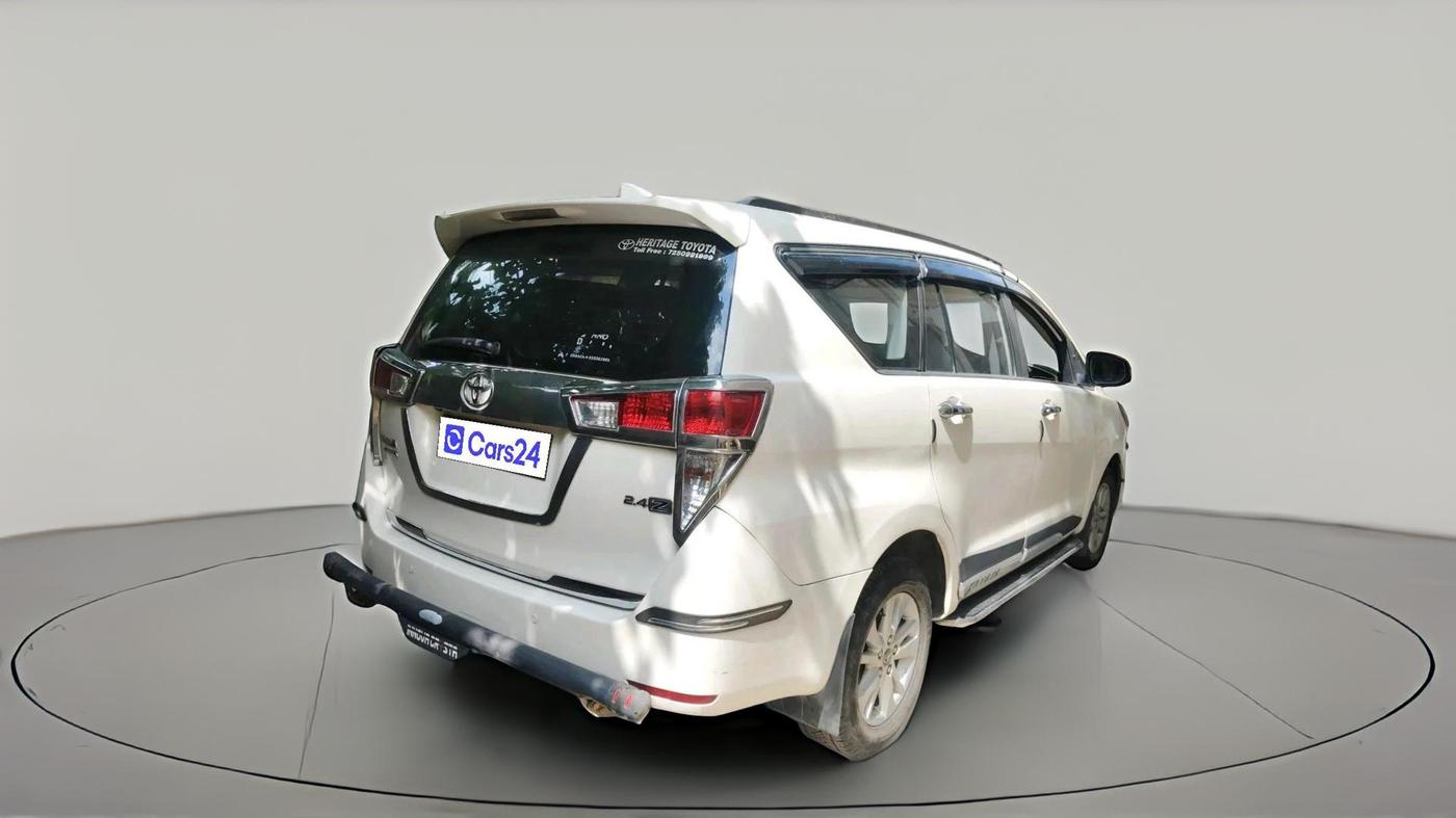 2017 Toyota Innova Crysta 2.4 ZX 7 STR, Diesel, Manual, 1,64,069 km, exterior