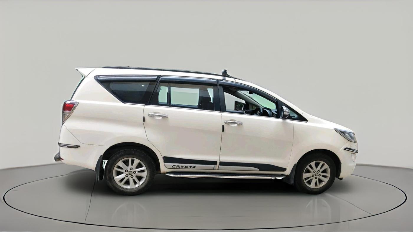 2017 Toyota Innova Crysta 2.4 ZX 7 STR, Diesel, Manual, 1,64,069 km, exterior