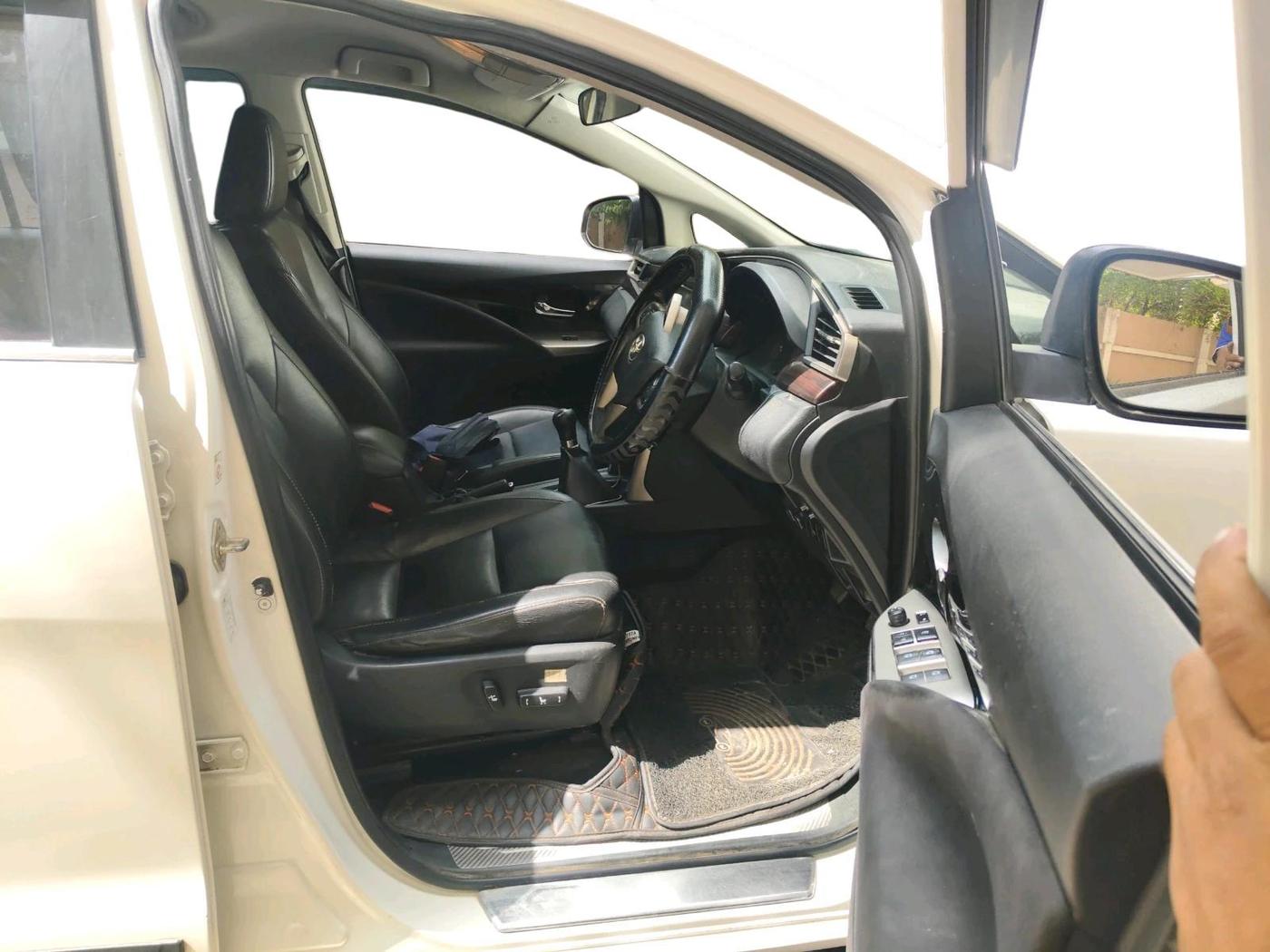 2017 Toyota Innova Crysta 2.4 ZX 7 STR, Diesel, Manual, 1,64,069 km, interior