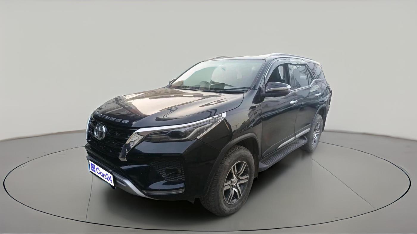 2022 Toyota Fortuner 4X2 MT 2.8 DIESEL, Diesel, Manual, 1,04,001 km, exterior