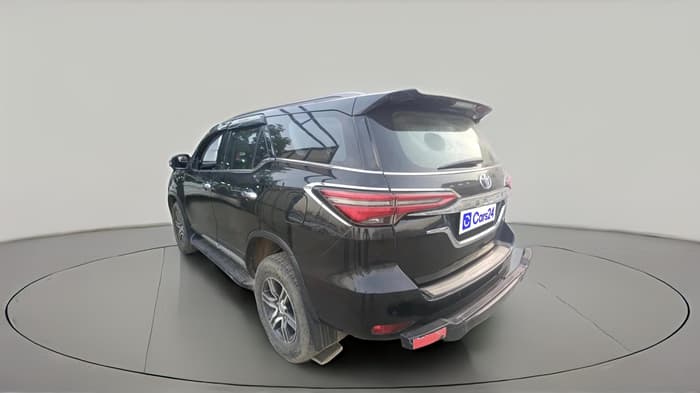 2022 Toyota Fortuner 4X2 MT 2.8 DIESEL, Diesel, Manual, 1,04,001 km, exterior
