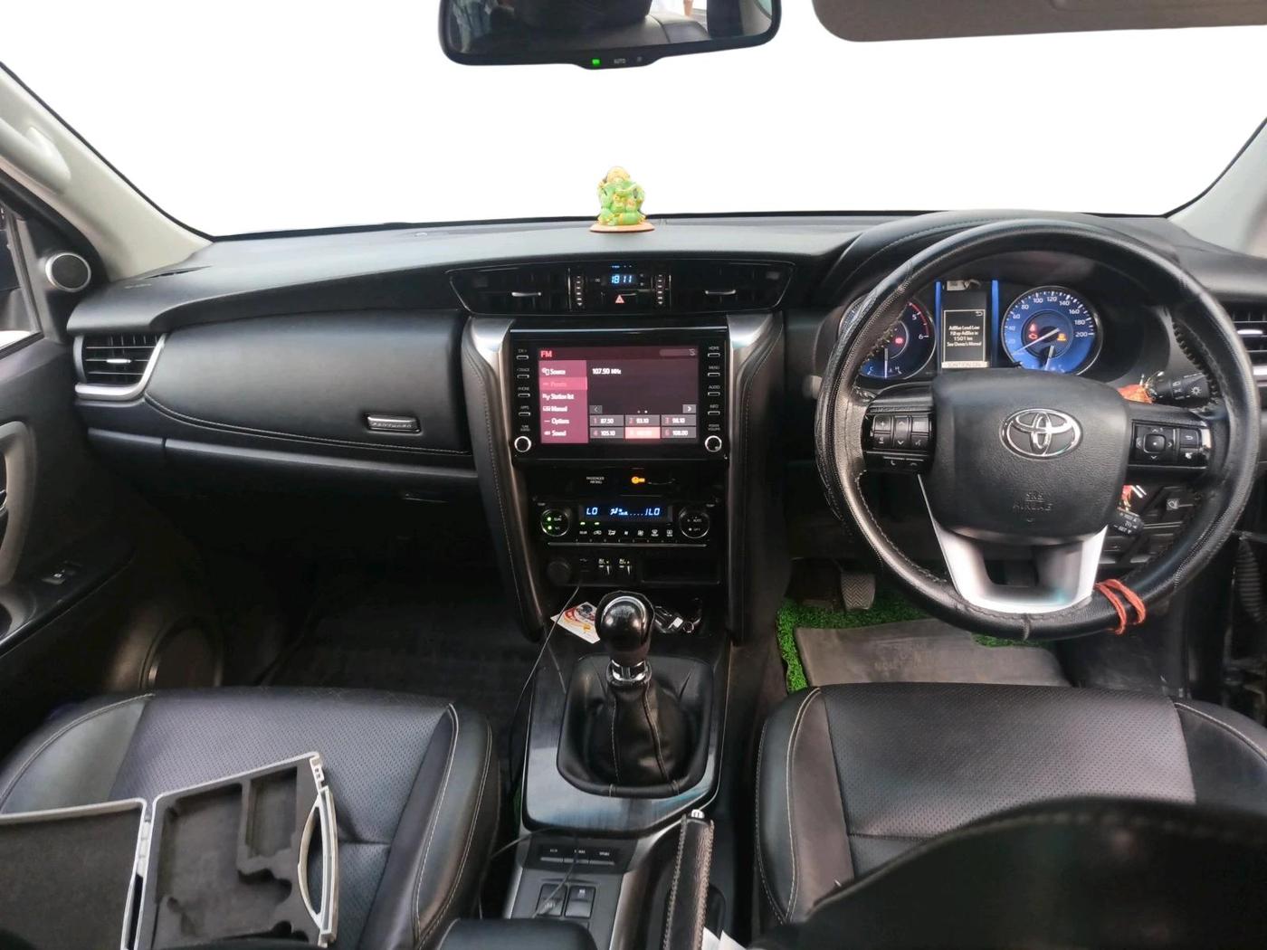2022 Toyota Fortuner 4X2 MT 2.8 DIESEL, Diesel, Manual, 1,04,001 km, interior