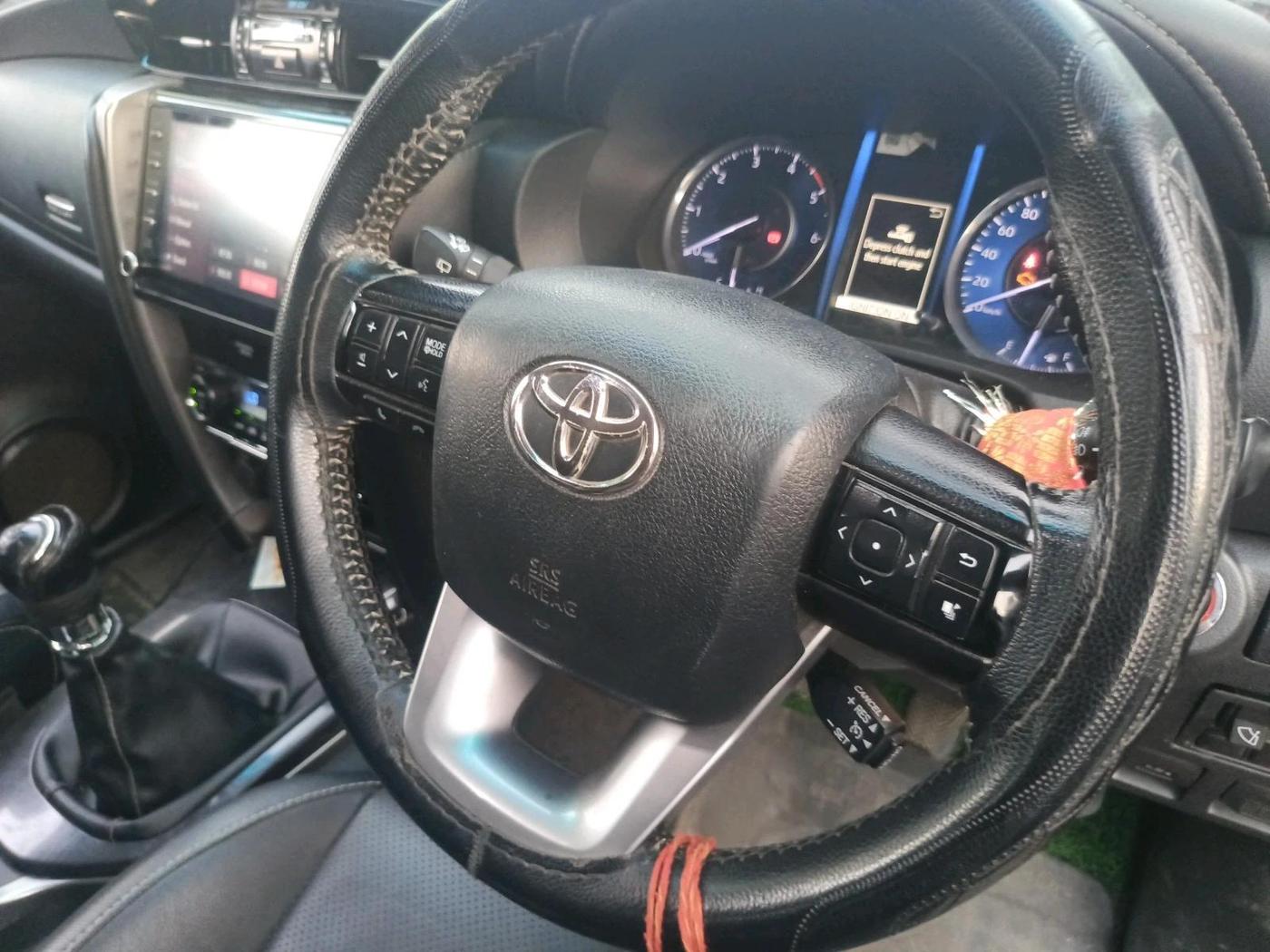 2022 Toyota Fortuner 4X2 MT 2.8 DIESEL, Diesel, Manual, 1,04,001 km, interior