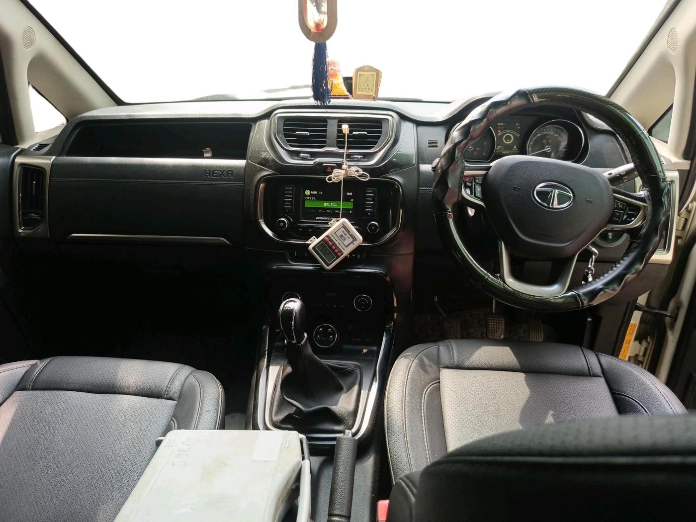 2017 Tata Hexa XT 4X2 7 STR, Diesel, Manual, 1,06,731 km, interior