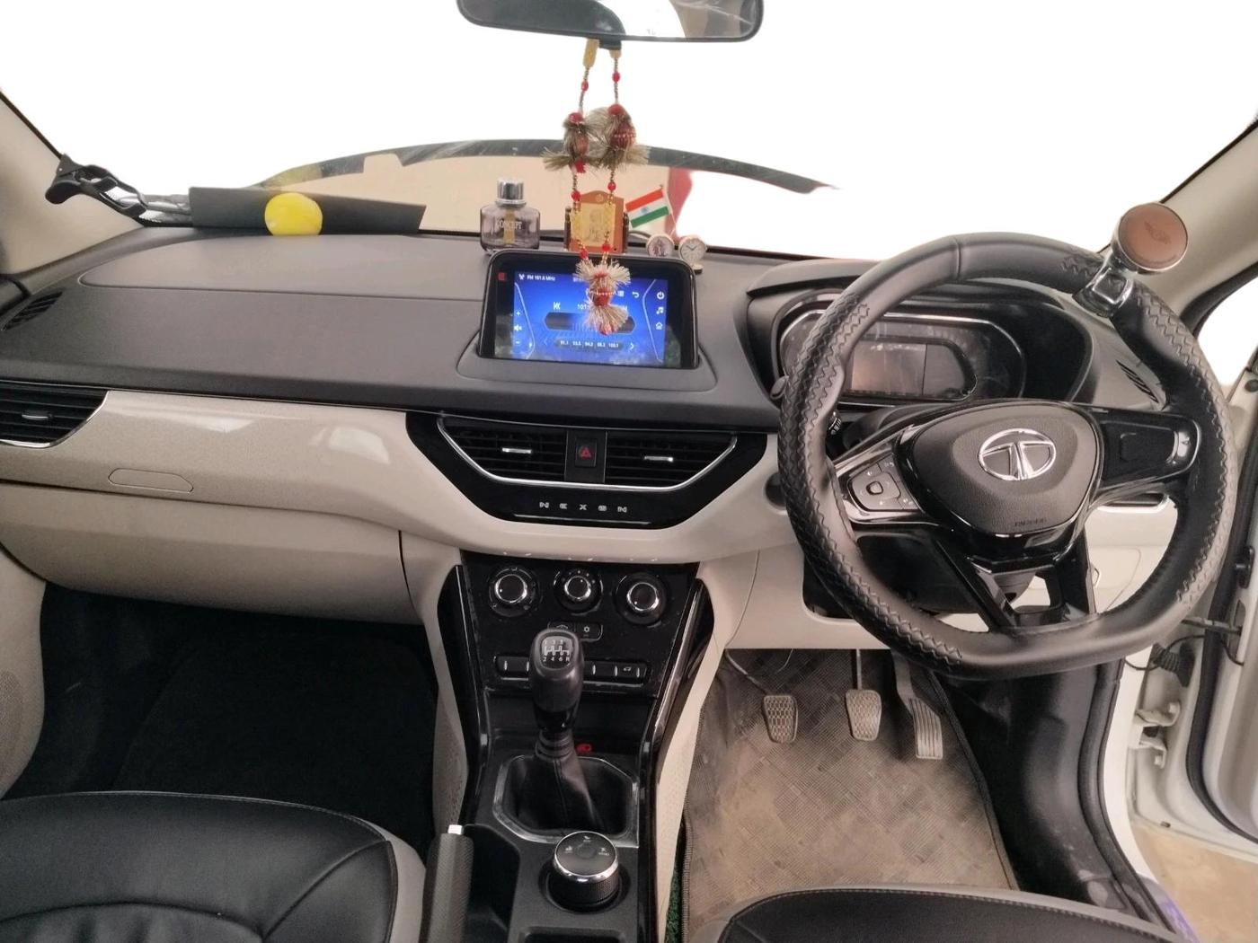 2022 Tata NEXON XZ PETROL, Petrol, Manual, 37,606 km, interior