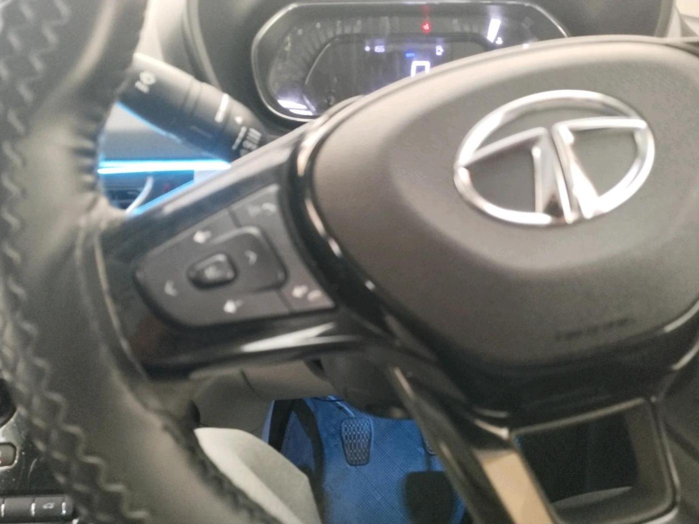 2022 Tata NEXON XZ PETROL, Petrol, Manual, 37,606 km, interior