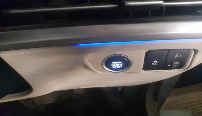 2022 KIA CARENS LUXURY PLUS 1.4 PETROL DCT 6 STR, Petrol, Automatic, 99,480 km, interior