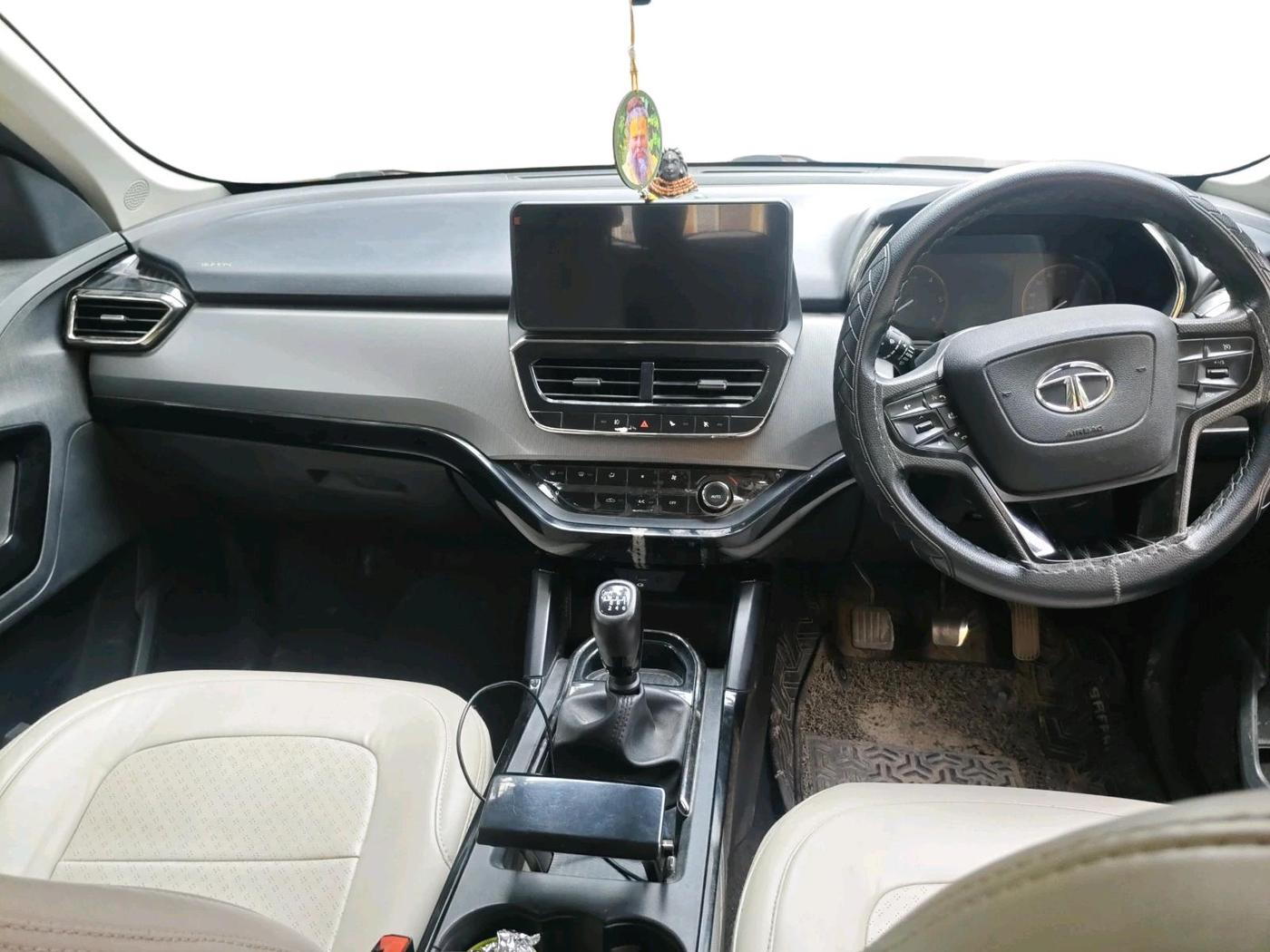 2023 Tata Safari XT PLUS DARK EDITION, Diesel, Manual, 42,888 km, interior