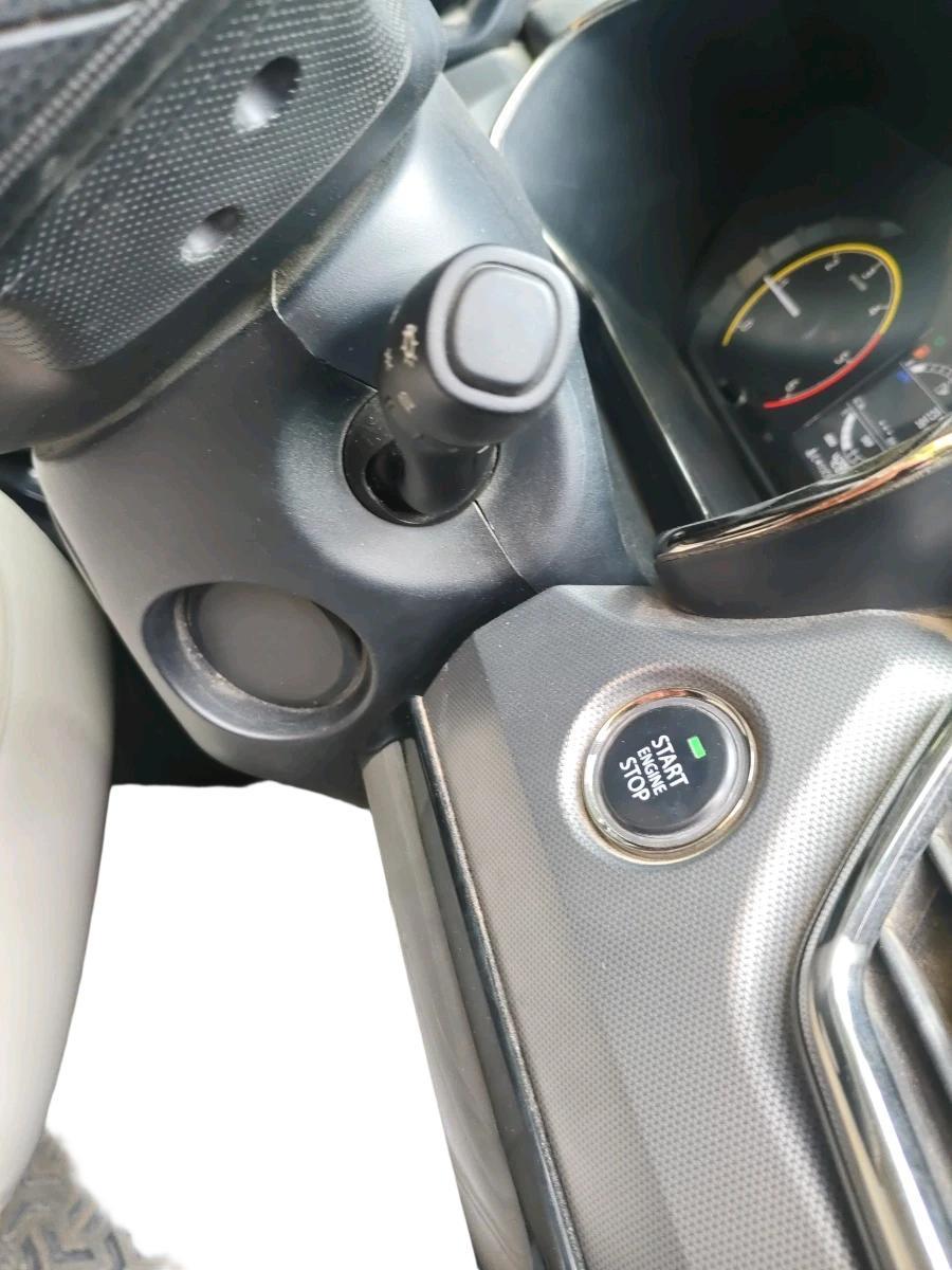2023 Tata Safari XT PLUS DARK EDITION, Diesel, Manual, 42,888 km, interior