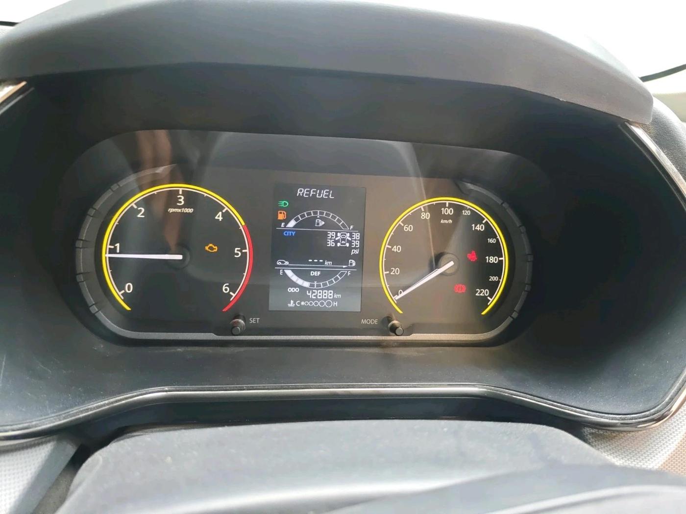 2023 Tata Safari XT PLUS DARK EDITION, Diesel, Manual, 42,888 km, interior