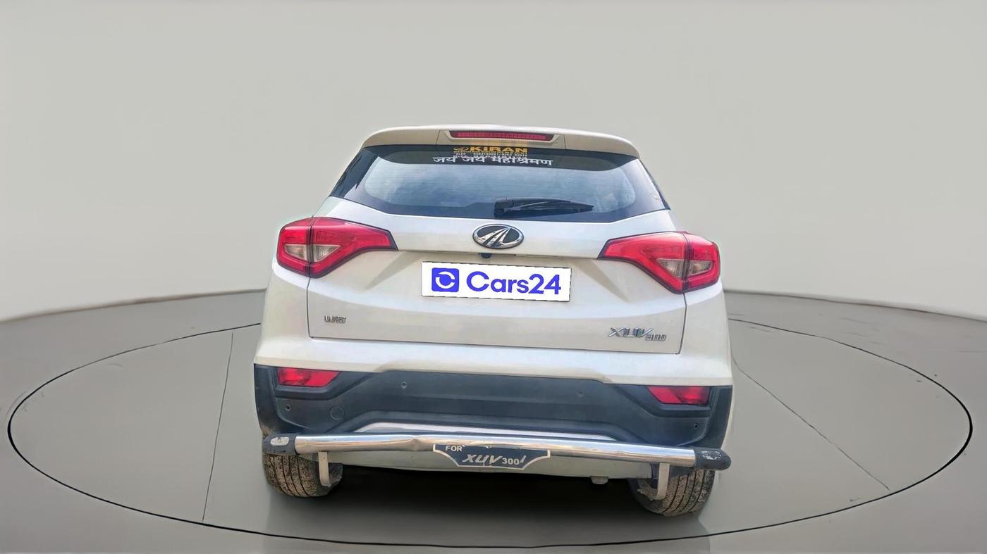 2021 Mahindra XUV300 W8 (O) 1.5 DIESEL, Diesel, Manual, 50,647 km, exterior