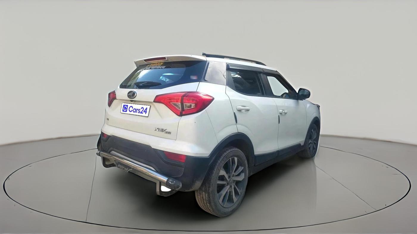 2021 Mahindra XUV300 W8 (O) 1.5 DIESEL, Diesel, Manual, 50,647 km, exterior