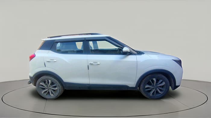 2021 Mahindra XUV300 W8 (O) 1.5 DIESEL, Diesel, Manual, 52,900 km, exterior