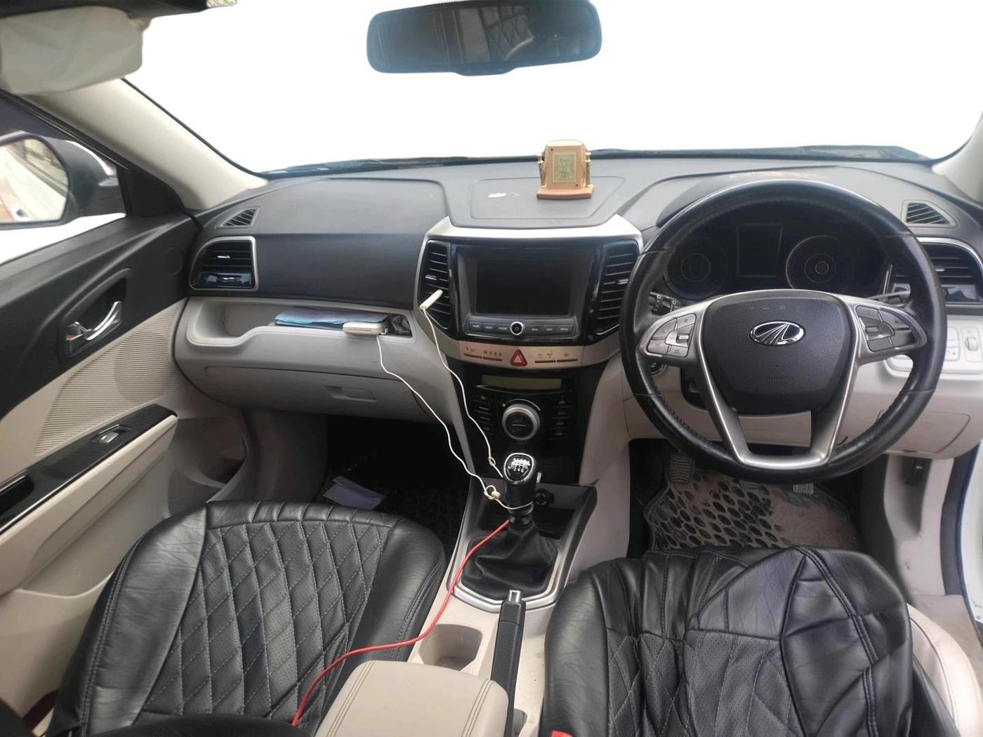 2021 Mahindra XUV300 W8 (O) 1.5 DIESEL, Diesel, Manual, 50,647 km, interior